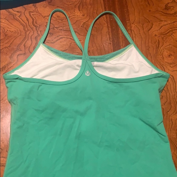 Lululemon green workout tank top with built in bra - Picture 1 of 3